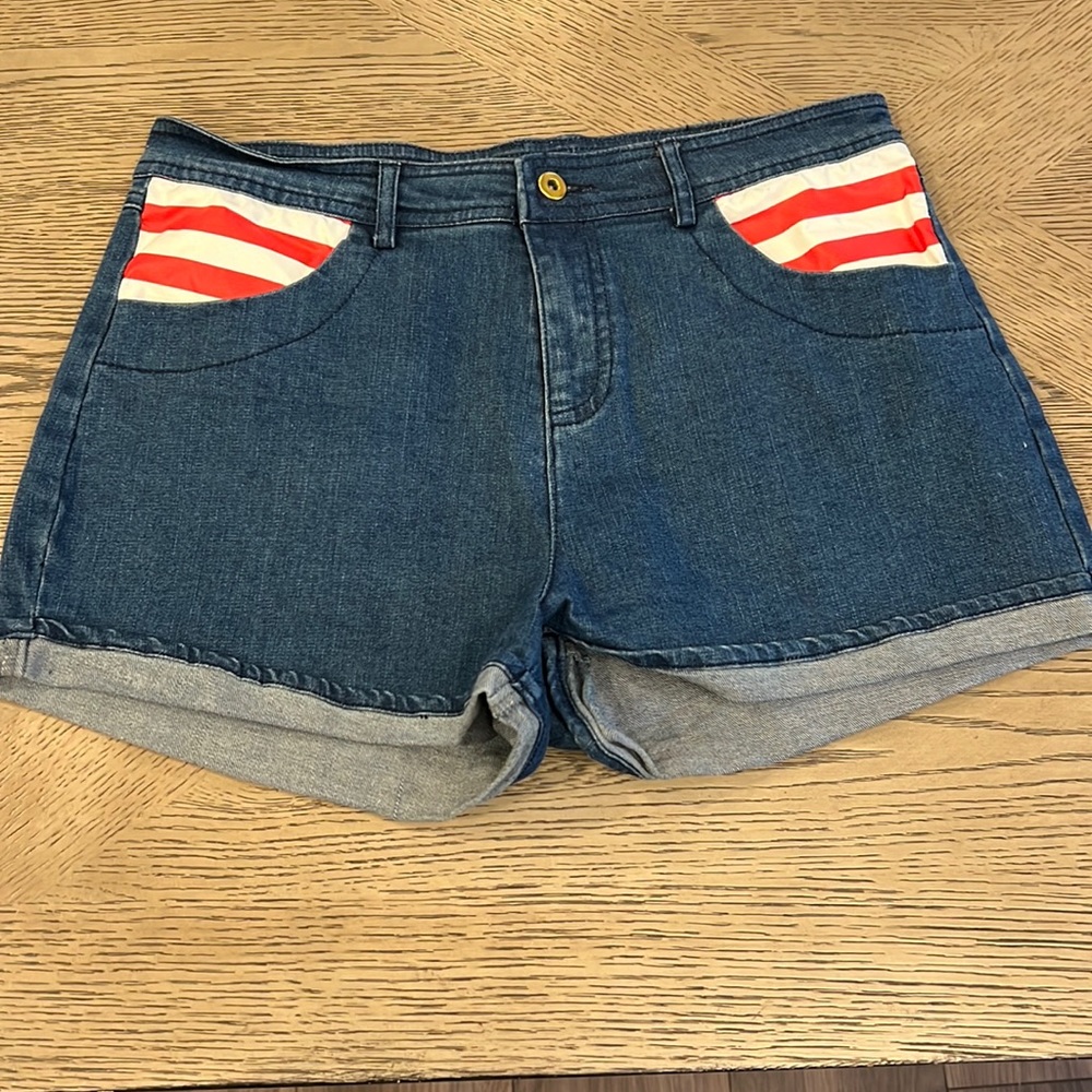 Where’s Waldo? Shorts